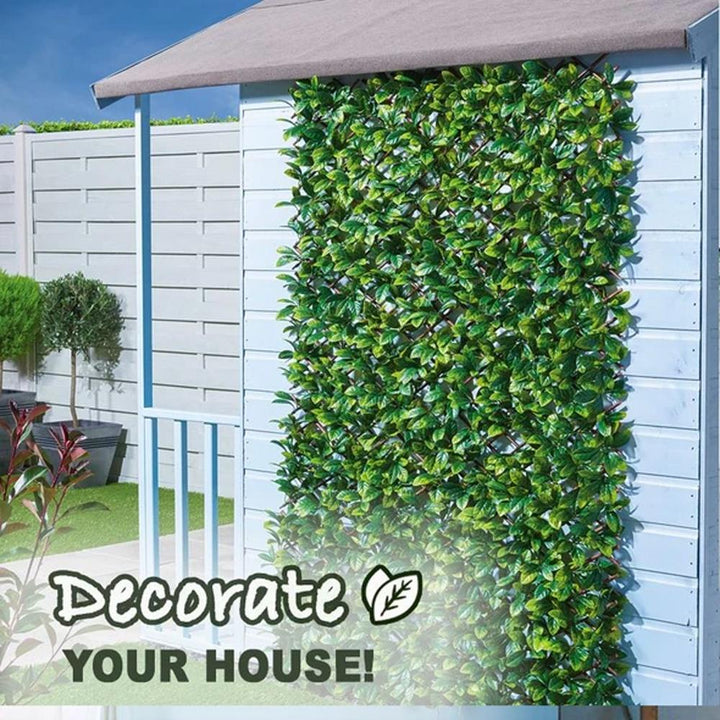 Retractable Privacy Garden Fence